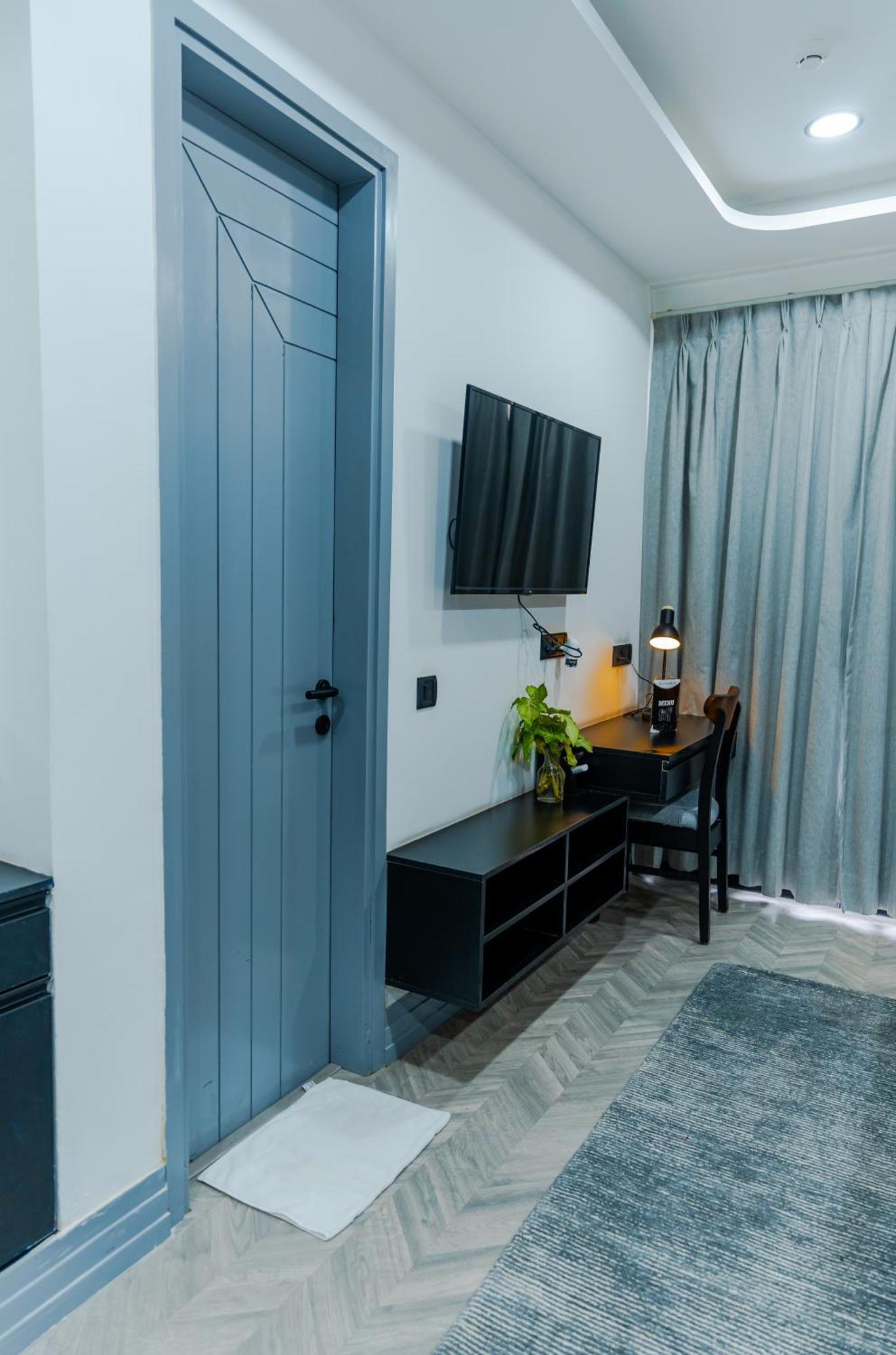 Bedchambers Luxury Apartment Near Golf Course Road Гургаон Экстерьер фото